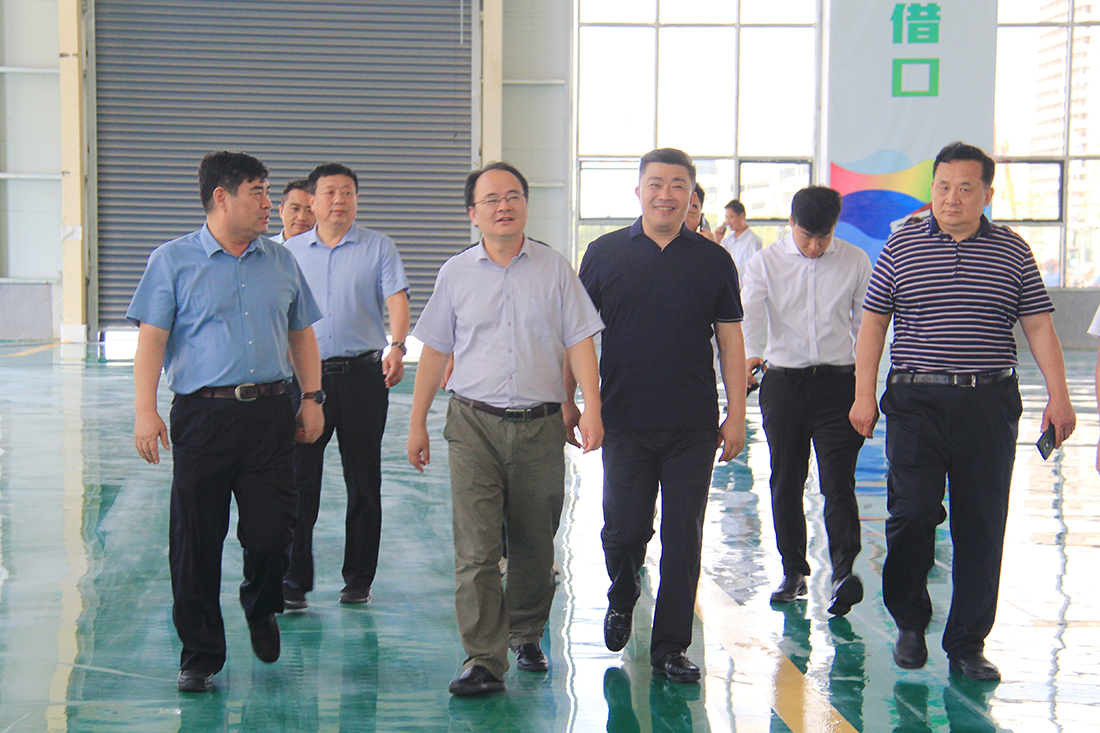 中華工商時報副社長陳建輝、鄉(xiāng)村振興研究院院長宋大磊、中國民營文化產(chǎn)業(yè)商會秘書處秘書蔣恩來等蒞臨豪家管