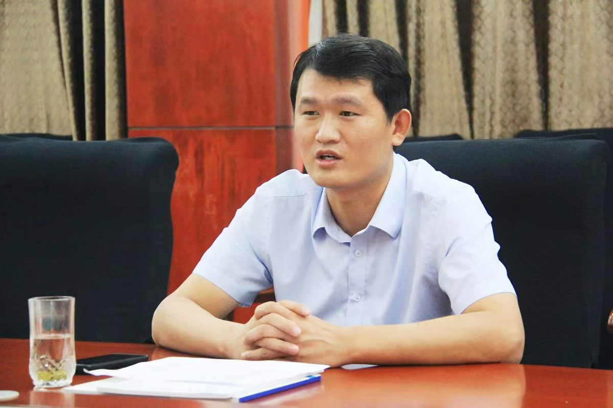 市金融局黨組成員、副局長丁朝陽蒞臨豪家集團(tuán)緊盯上市協(xié)調(diào)調(diào)度1