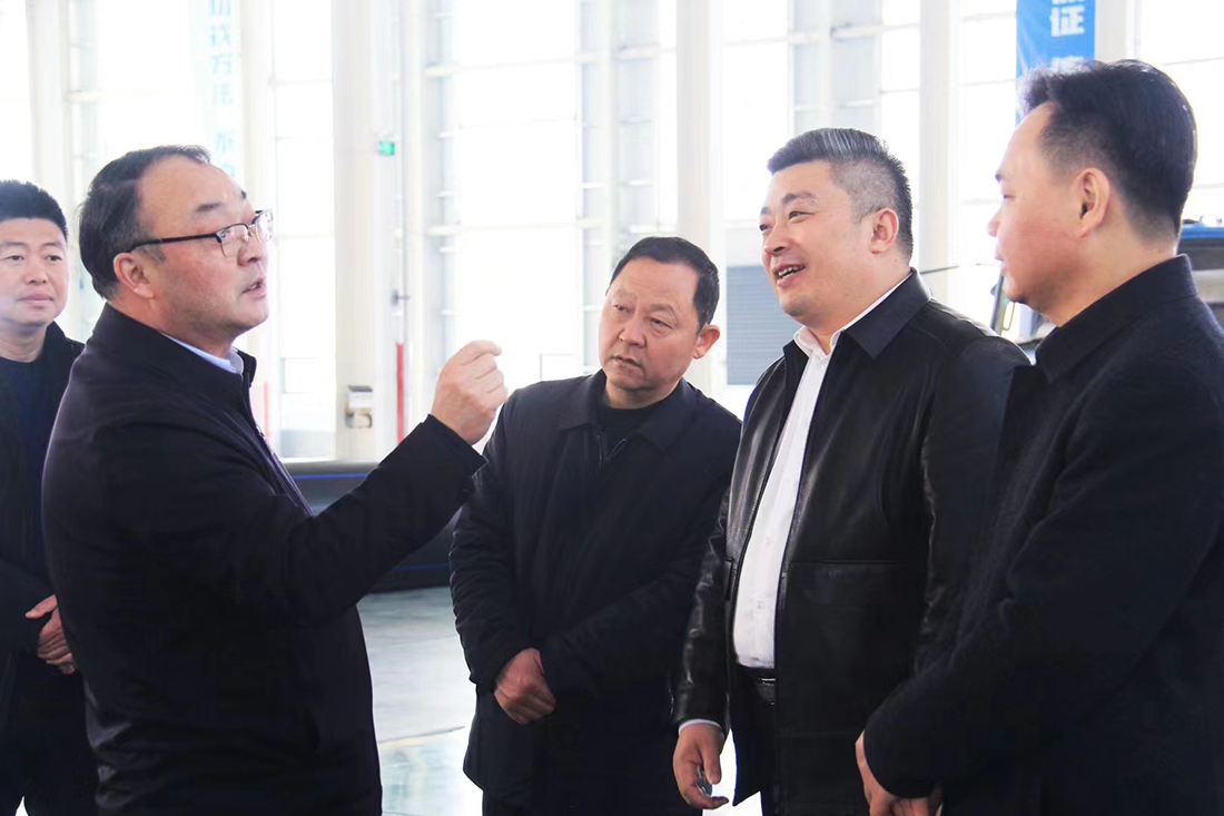 省科技廳副廳長姚群、創(chuàng)新基地處處長鐘海斌等一行蒞臨豪家管業(yè)考察調研3