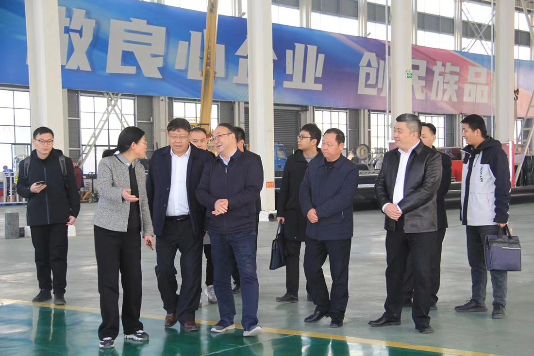 省科技廳副廳長姚群、創(chuàng)新基地處處長鐘海斌等一行蒞臨豪家管業(yè)考察調研4